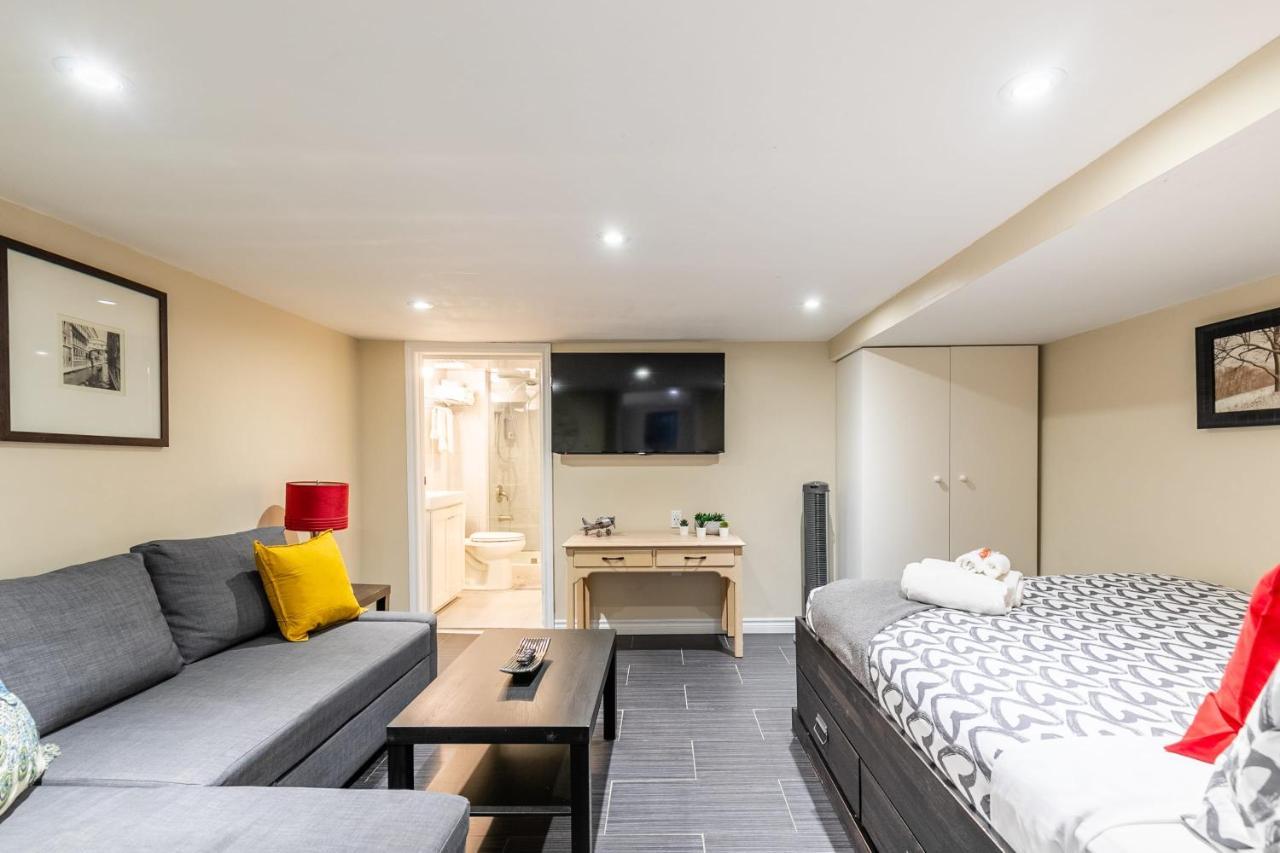 Newly Renovated - Cozy 1Br Apt With Netflix - Prime Location Toronto Extérieur photo